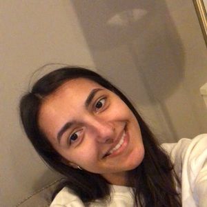 Meet your Posher, Carolina